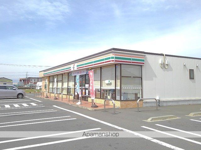 コンビニ　セブンイレブン高崎稲荷台町（コンビニ）まで650m