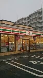 コンビニ　セブンイレブン札幌八軒5条西店（コンビニ）まで820m
