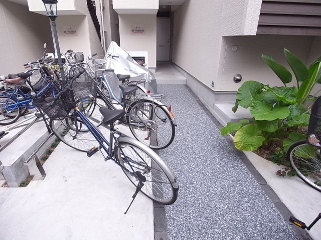 庭　駐輪場