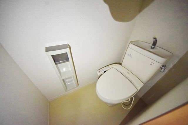 トイレ　★温水洗浄暖房便座付きのトイレです★
