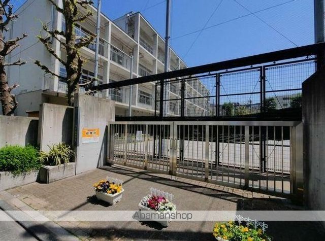 中学校　新宿区立西新宿中学校（中学校）まで445m