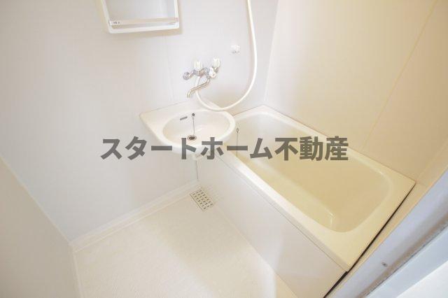 バス・シャワールーム　ゆったり過ごせるお風呂です