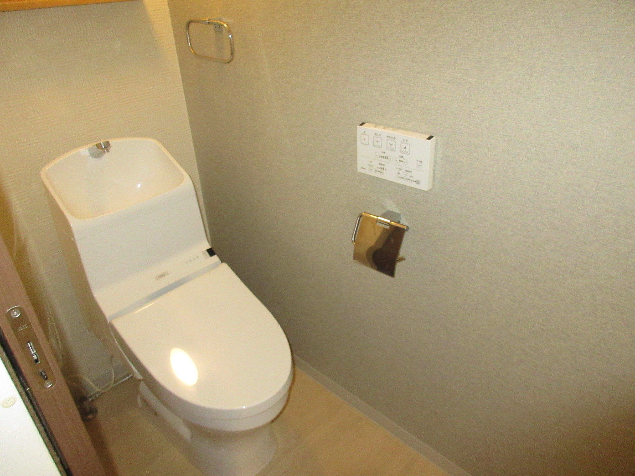近鉄南大阪線 矢田駅 徒歩2分 3階建 築9年のトイレ写真