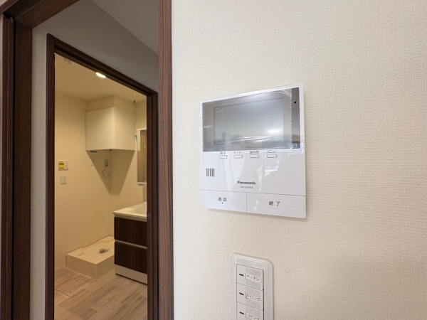 セキュリティ　同物件別部屋のお写真になります。左右対称のお部屋の写真の場合