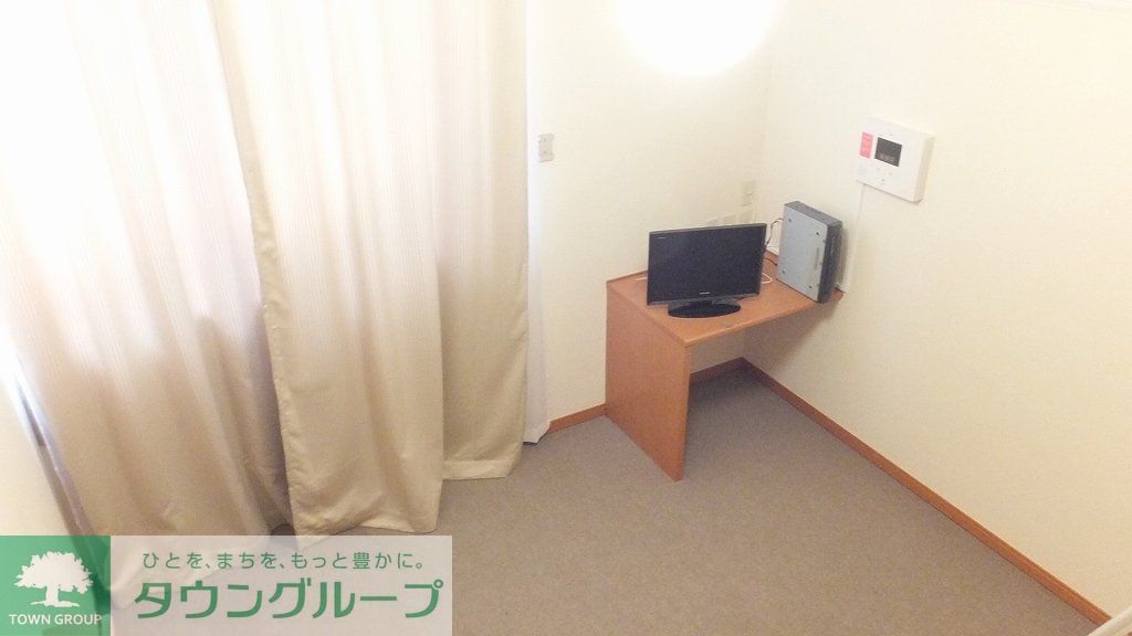 その他　2Fの床面は、カーペット敷きです。