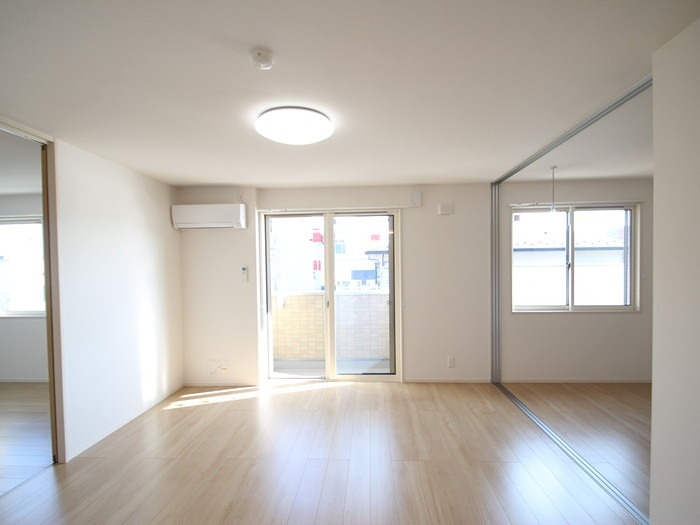 居室・リビング　フローリングのお部屋です。