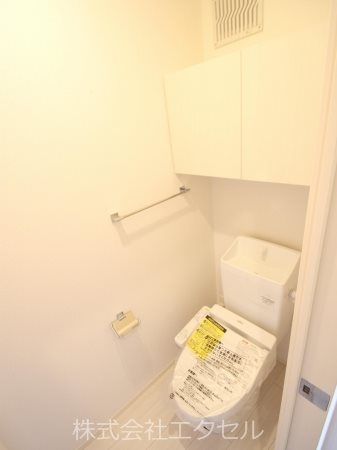 トイレ　ウォシュレット完備です。