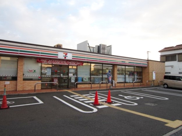 コンビニ　セブンイレブン 岸和田荒木町店（コンビニ）まで257m