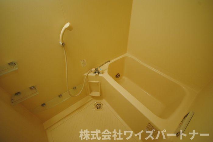 バス・シャワールーム　※同型タイプの為、現状優先