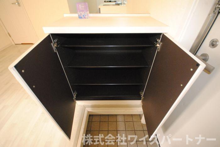 玄関　※同型タイプの為、現状優先