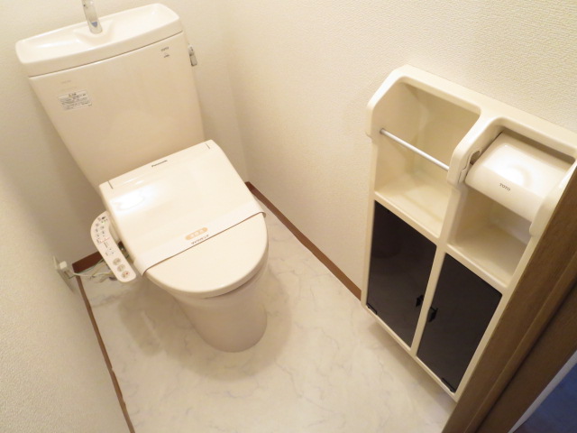 東急田園都市線 溝の口駅 徒歩4分 2階建 築32年のトイレ写真