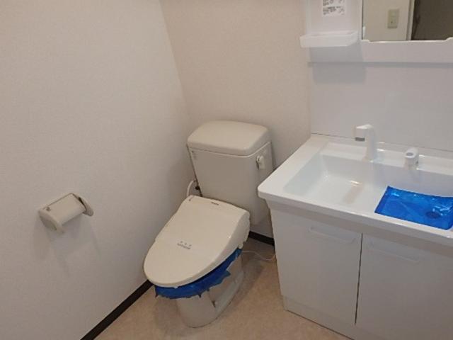 ＪＲ横須賀線 武蔵小杉駅 徒歩8分 5階建 築24年のトイレ写真