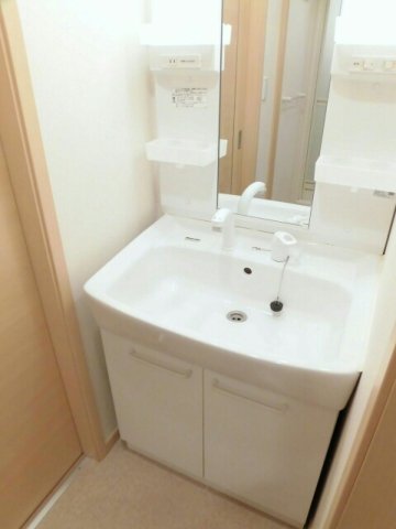 洗面設備　忙しい朝には欠かせない洗面所です