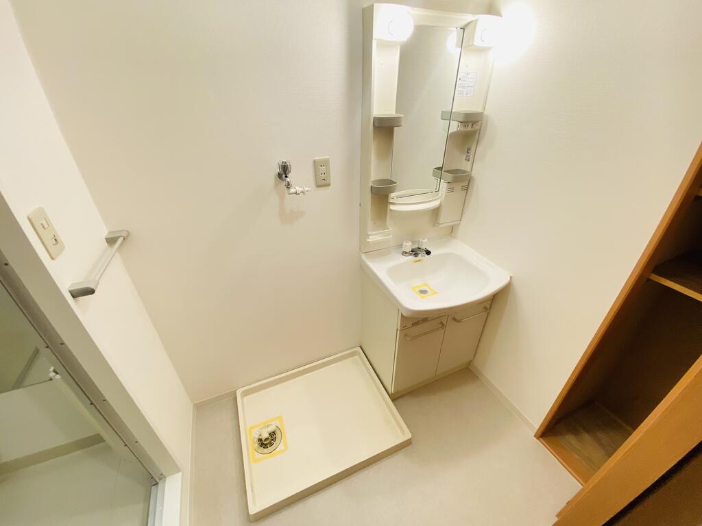 洗面設備　同一建物内203号室内装写真転載
