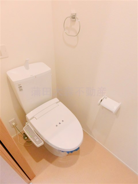 トイレ　温水暖房便座付きのトイレ