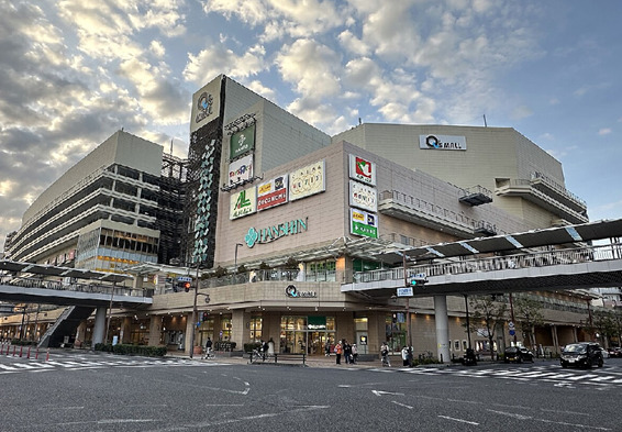 ショッピングセンター　尼崎キューズモール（ショッピングセンター）まで185m