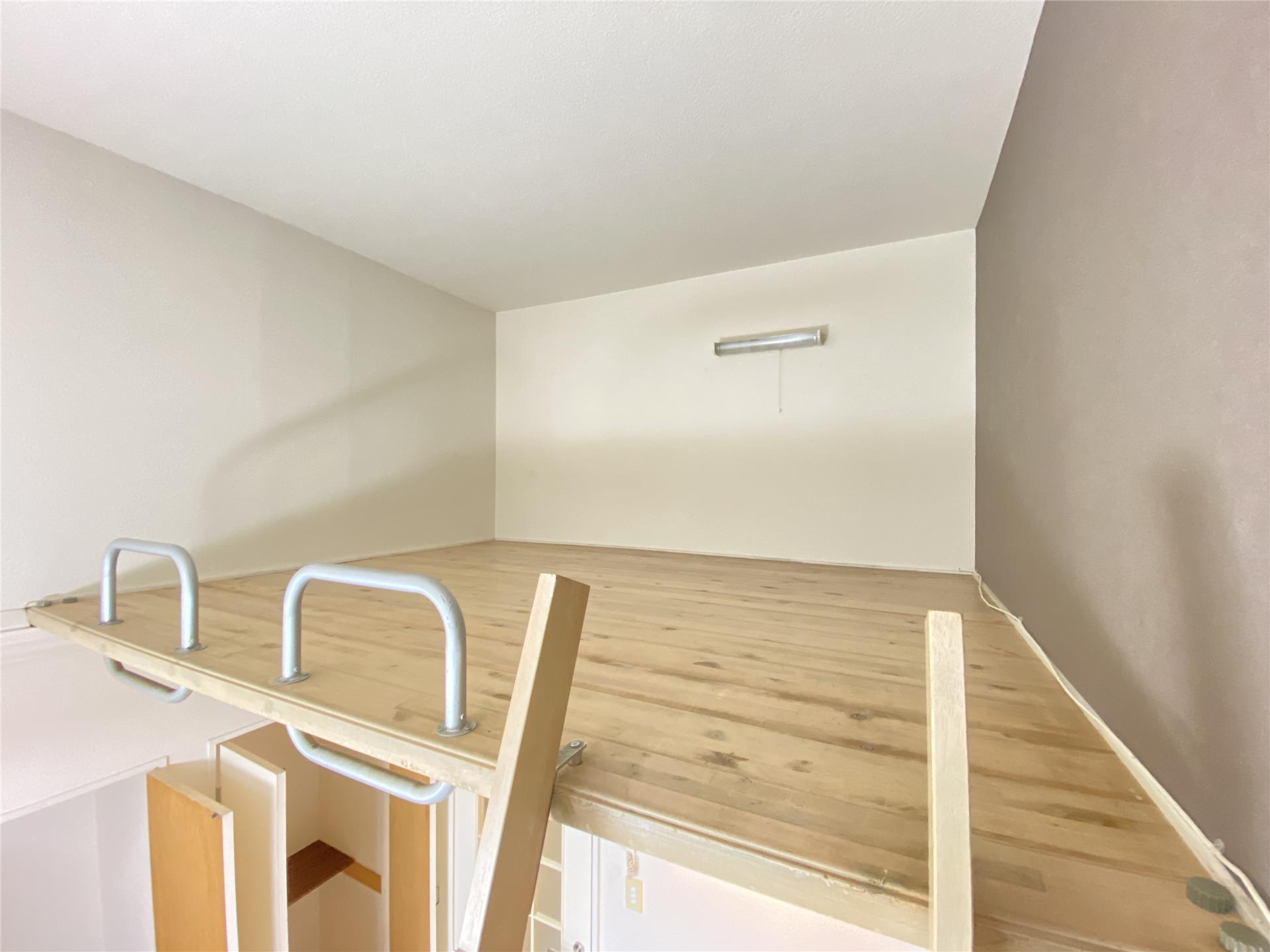 その他部屋・スペース　荷物なども置けるロフト付き♪