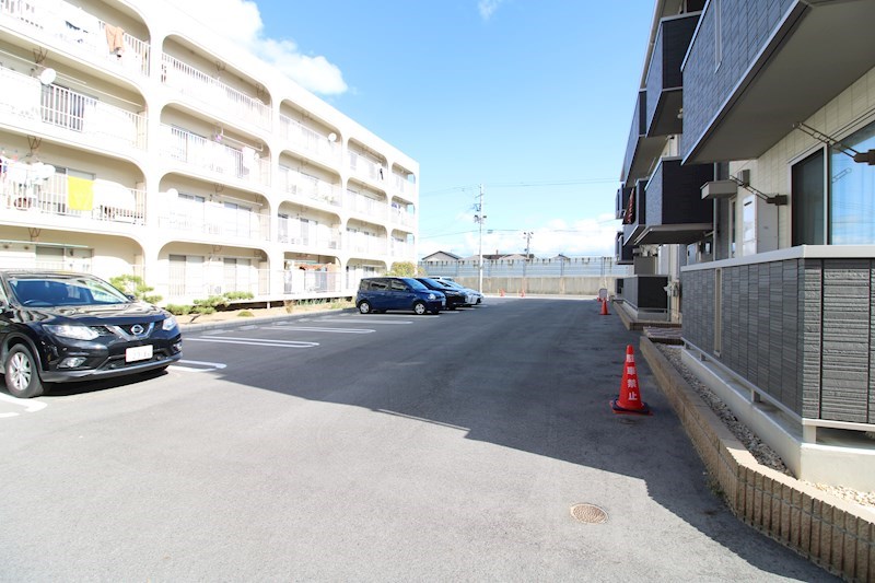 駐車場　駐車場あります！2台目もご相談ください。