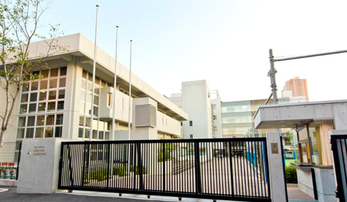 中学校　私立成城中学校（中学校）まで579m