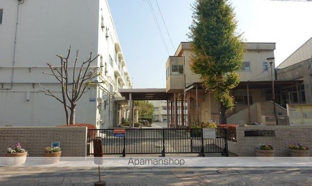 小学校　横浜市立戸塚小学校（小学校）まで740m