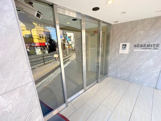 エントランス　エントランス周辺はいつもキレイに片付けられています。