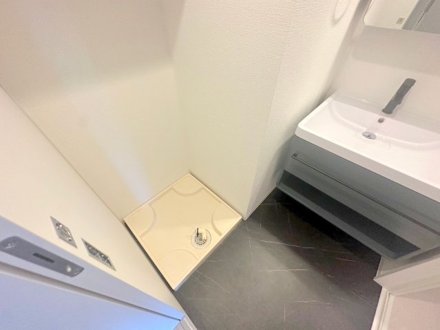 その他設備　嬉しい室内洗濯機置場。これで洗濯機も長持ちしますね。