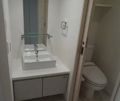 トイレ　別タイプ部屋　参考写真です