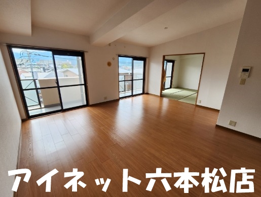 居室・リビング　広々としていいですね。