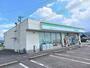コンビニ　ファミリーマート（コンビニ）まで348m