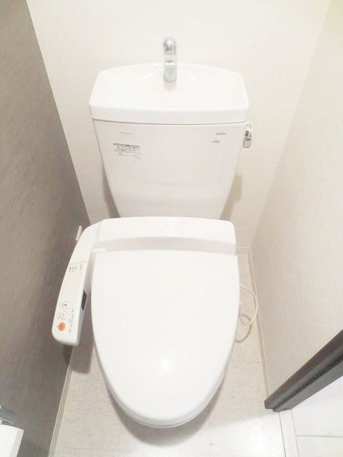 トイレ　★温水洗浄便座♪僕には必需品です★
