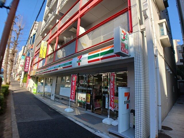 コンビニ　セブン－イレブン（コンビニ）まで623m