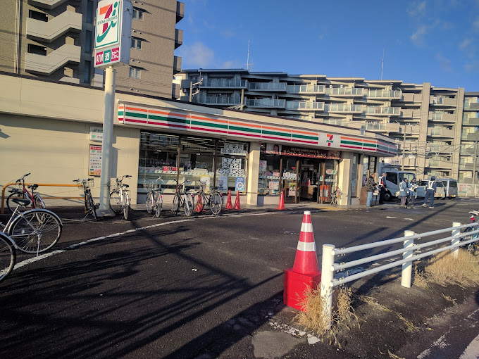 コンビニ　セブンイレブン 天神川三条店（コンビニ）まで105m