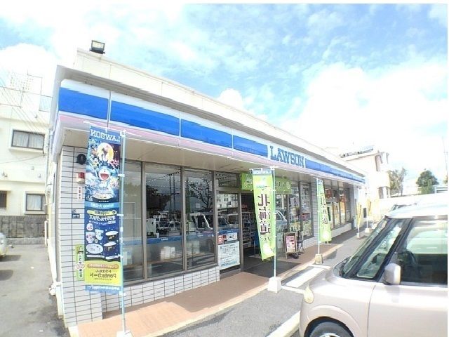 コンビニ　ローソン中頭病院前店（コンビニ）まで600m