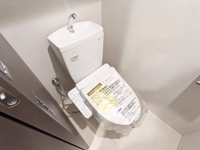 トイレ　温水洗浄便座ついてます☆