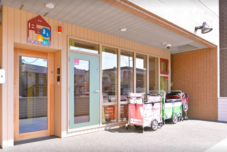 幼稚園・保育園　にこまるえん白石（幼稚園・保育園）まで309m