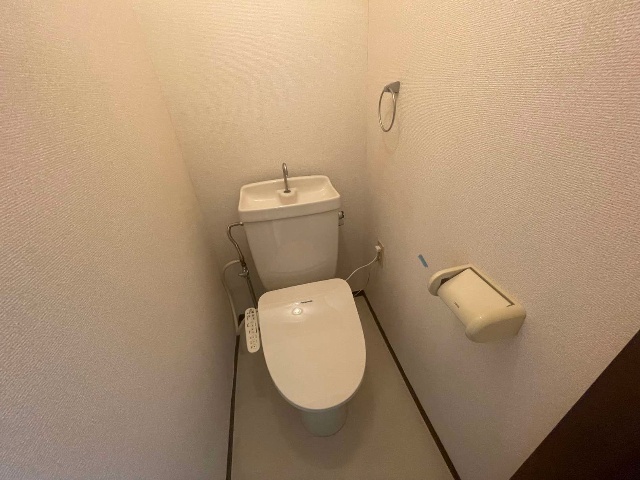 トイレ　※同物件別号室の参考写真です。