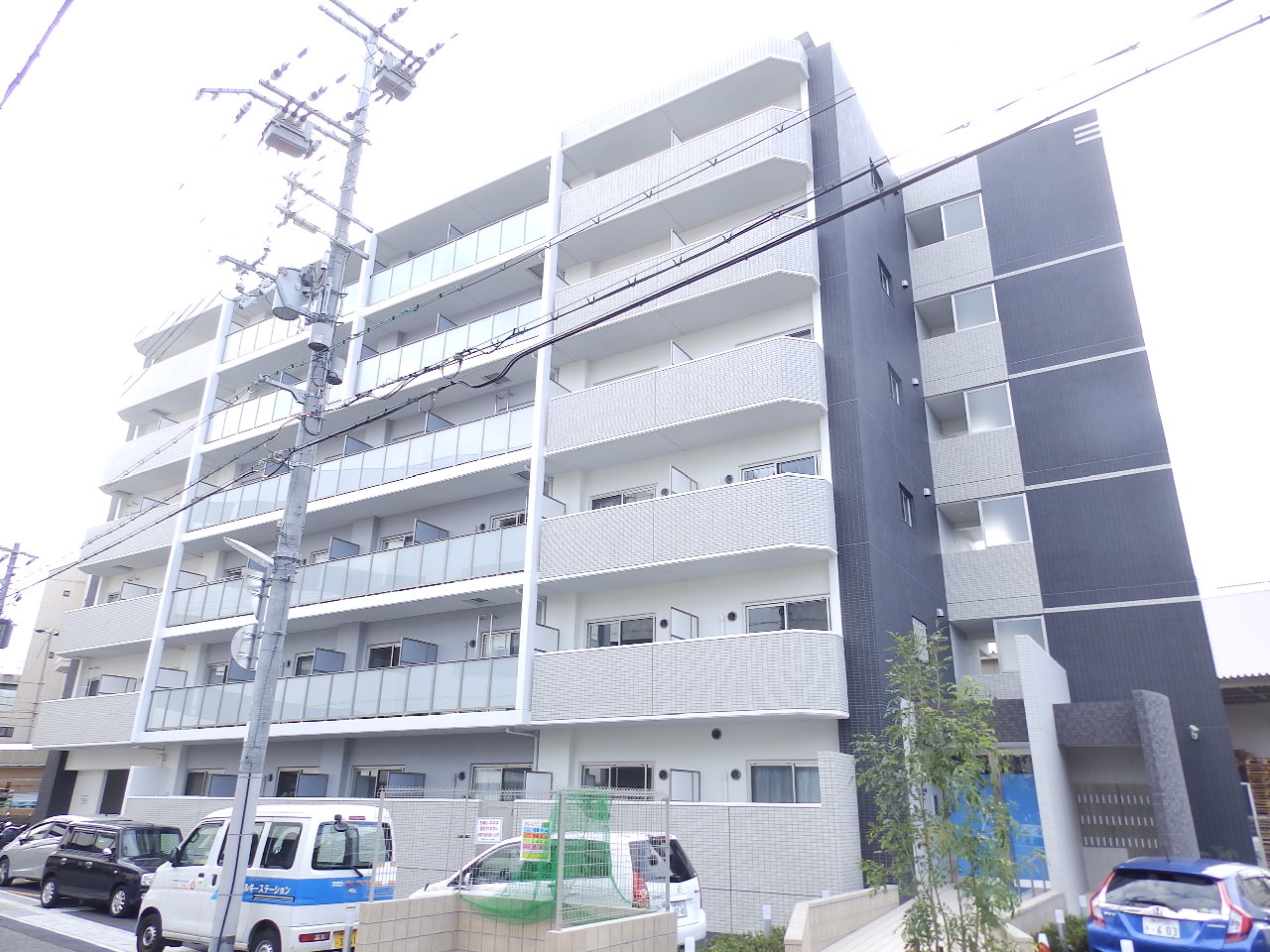 建物外観　まだまだ築浅