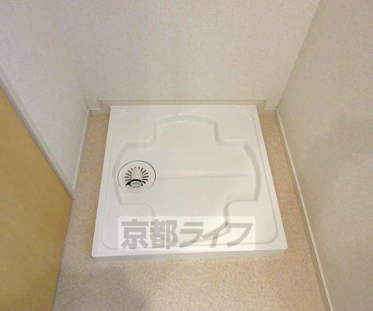 その他設備　鏡洗面所に洗濯機おけます・