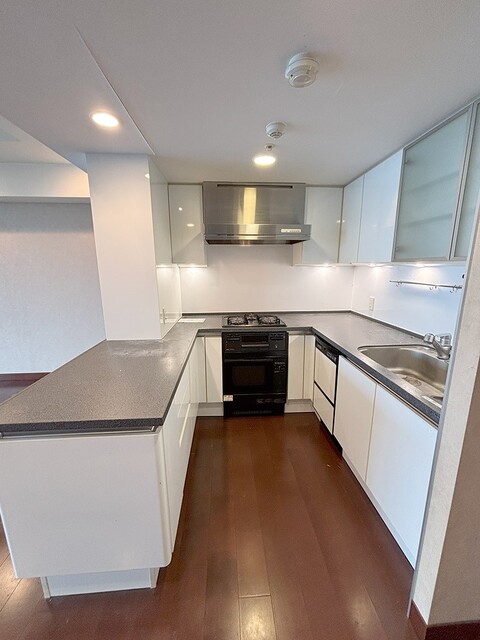 キッチン　※写真は同タイプ住戸です。