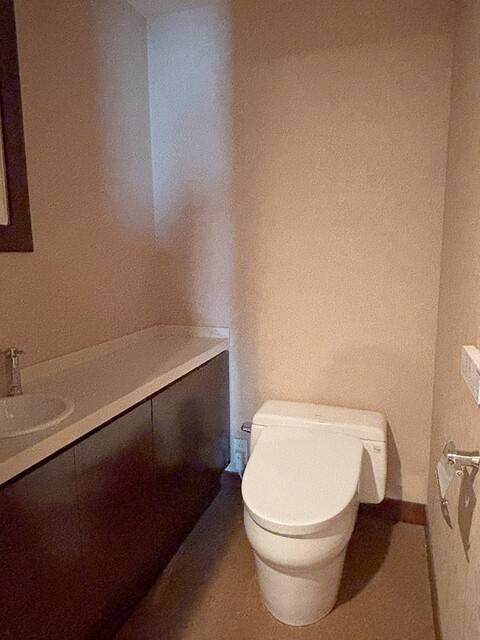 トイレ　※写真は同タイプ住戸です。