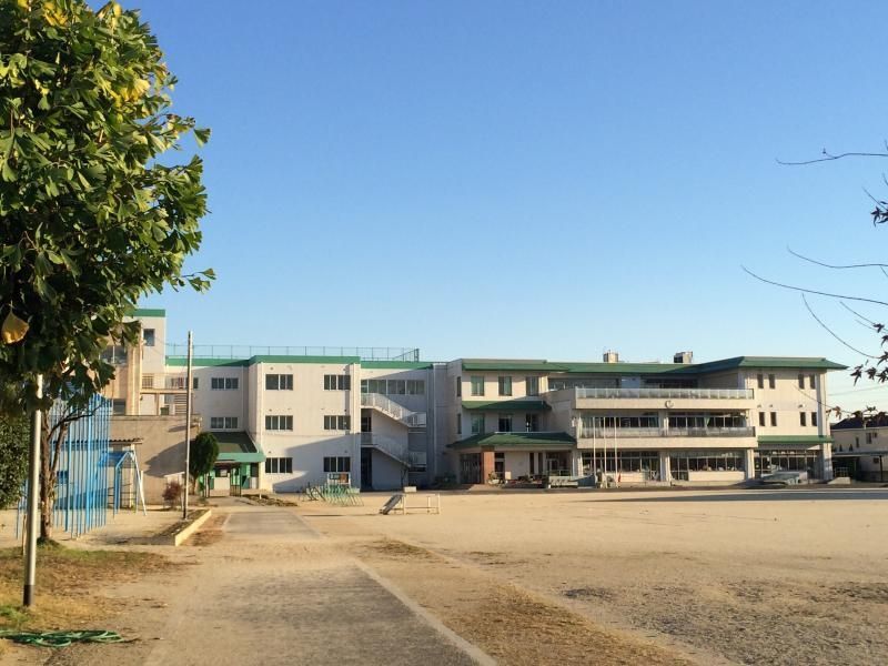 小学校　春日部市立川辺小学校（小学校）まで700m