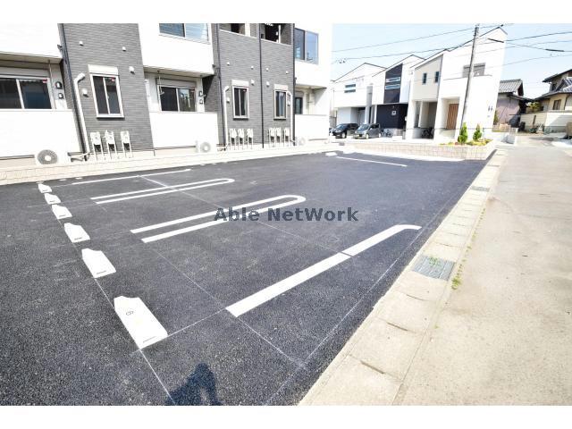 駐車場　駐車場