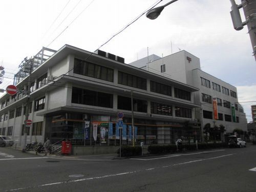 郵便局　明石郵便局（郵便局）まで749m
