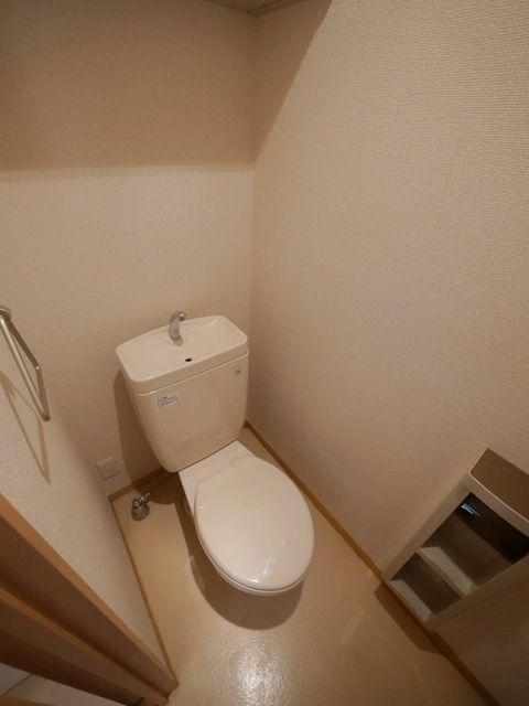 トイレ　＊お部屋探し、ご内見のご希望はタウンハウジング八王子店で！