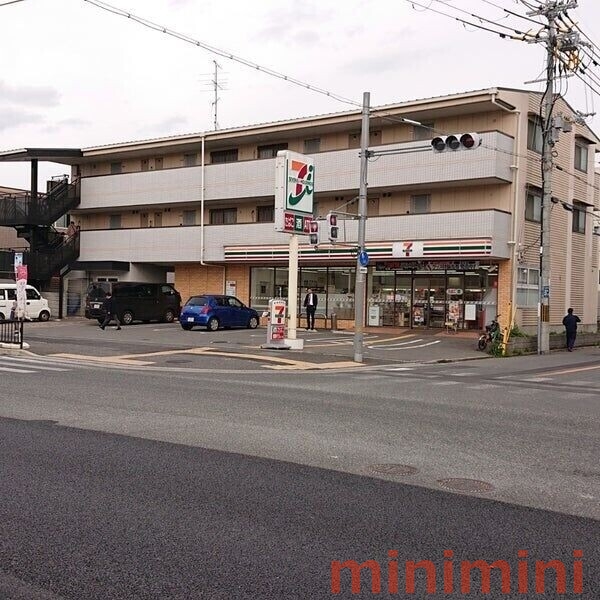 コンビニ　セブンイレブン吹田川岸町店（コンビニ）まで160m