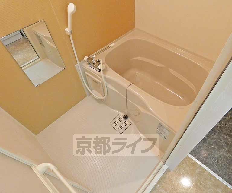 バス・シャワールーム　清潔感のある浴室です！