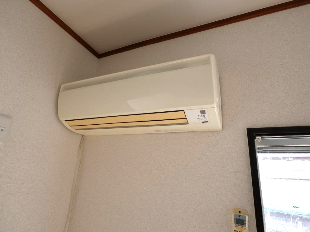 その他設備　エアコンリビングと居室に各1台　2台設置
