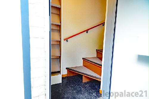 玄関　備品・設備等は号室により異なります。現地確認下さい。