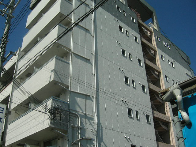 明石市本町のマンションの建物外観