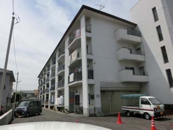 広島市中区江波二本松のマンションの建物外観